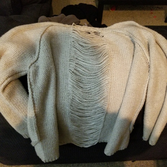 Distressed sweater - Picture 2 of 3